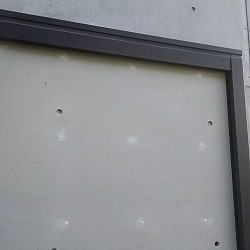 建物と同じミニセパを建物に同調させてコア抜きしています。